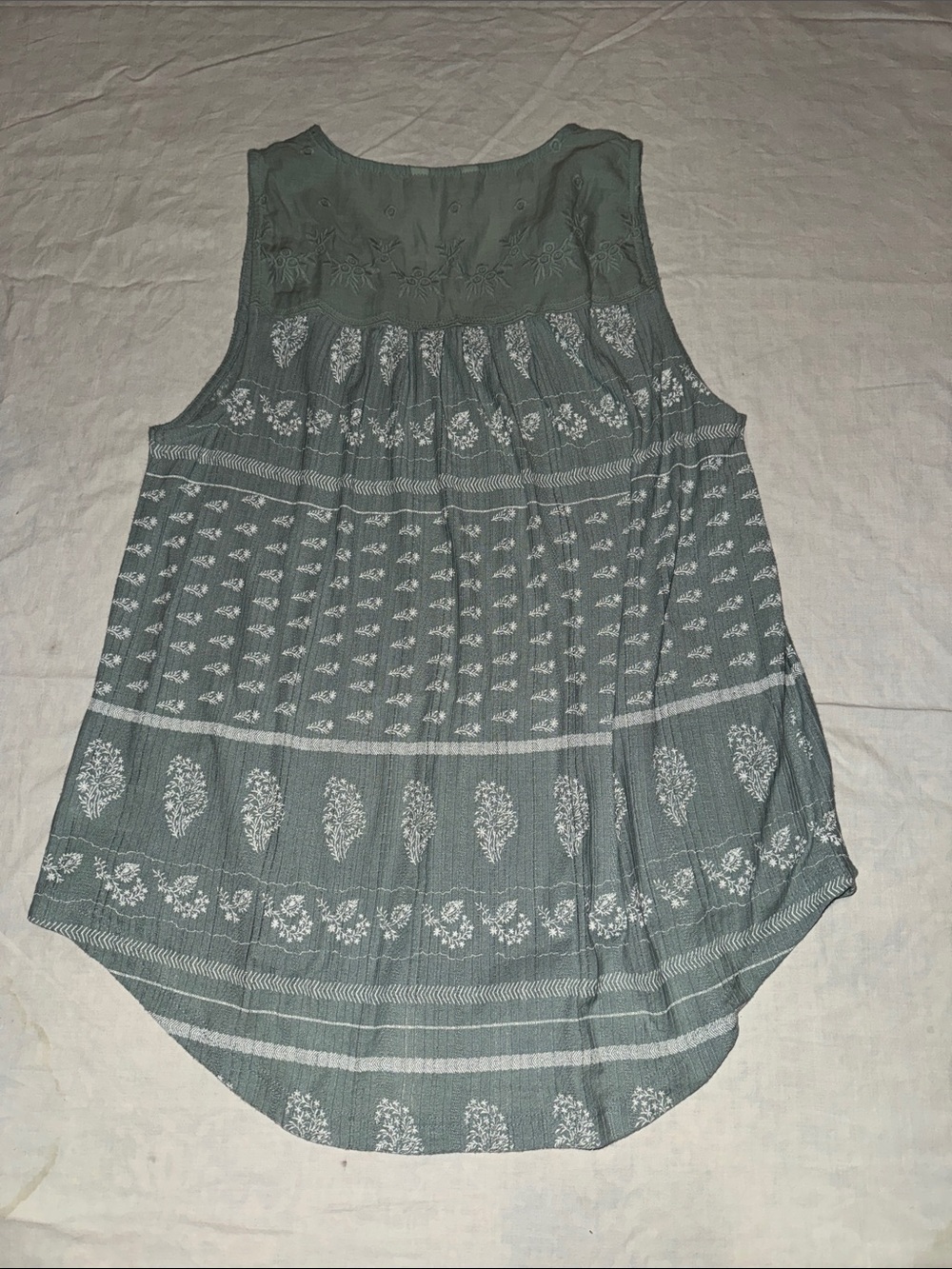 Lucky Brand Sage Green Printed V-Neck Tank Top - Picture 2 of 5